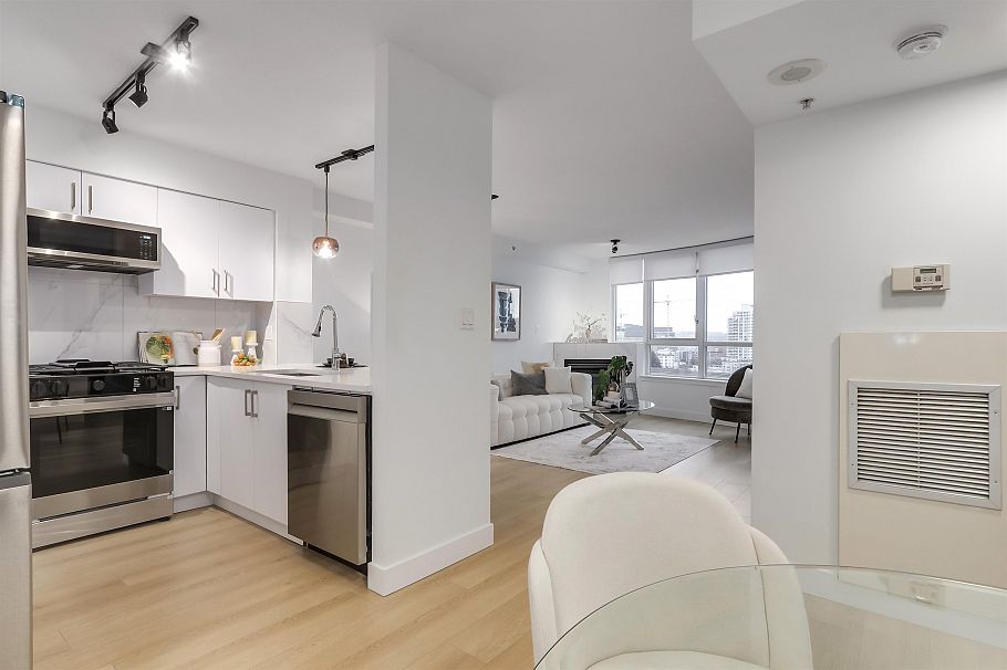 1209 63 Keefer Place Vancouver, BC - 2