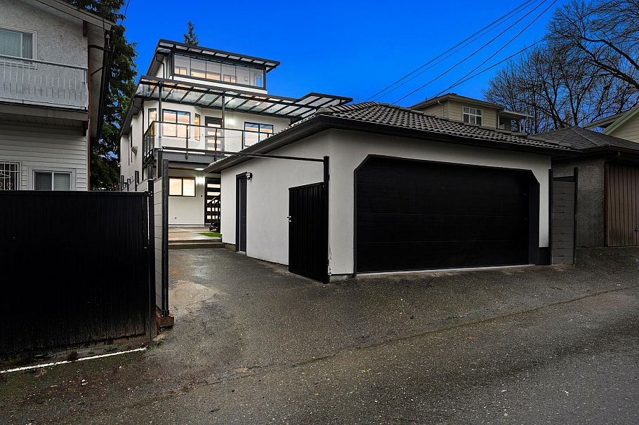 1115 E 33rd Avenue Vancouver, BC - 37