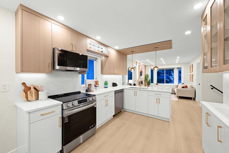 1115 E 33rd Avenue Vancouver, BC - 10