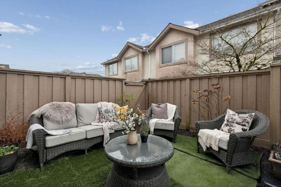 15 901 W 17 Street North Vancouver, BC - 23