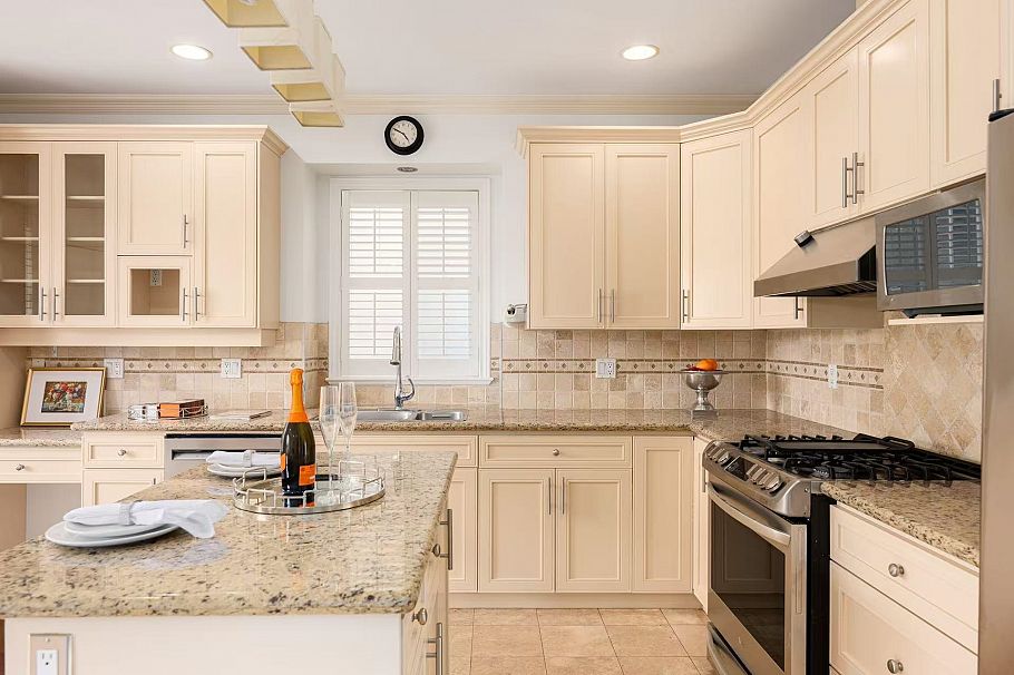 2818 W 19th Avenue Vancouver, BC - 15