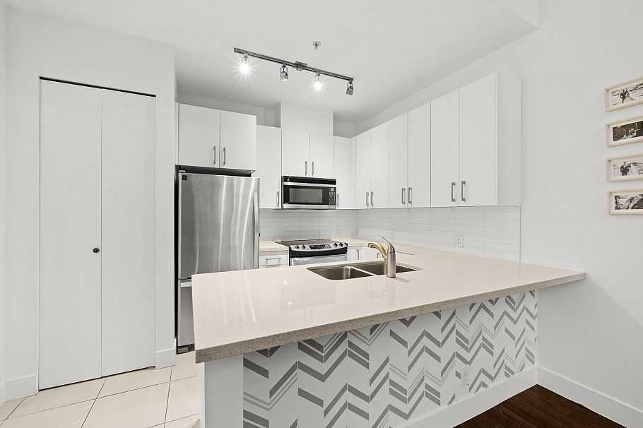 TH23 2345 Madison Avenue Burnaby, BC - 9