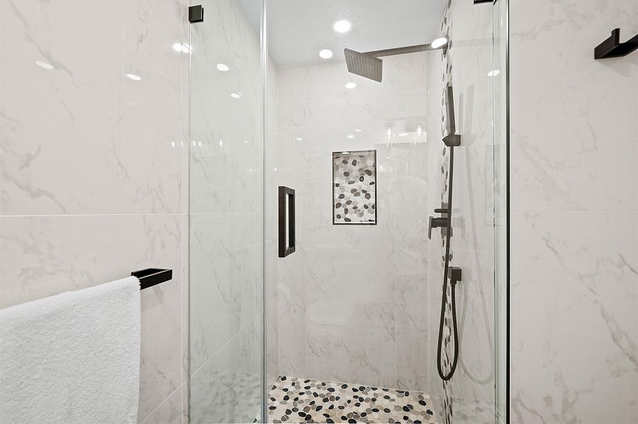 204 1528 Bowser Avenue North Vancouver, BC - 19