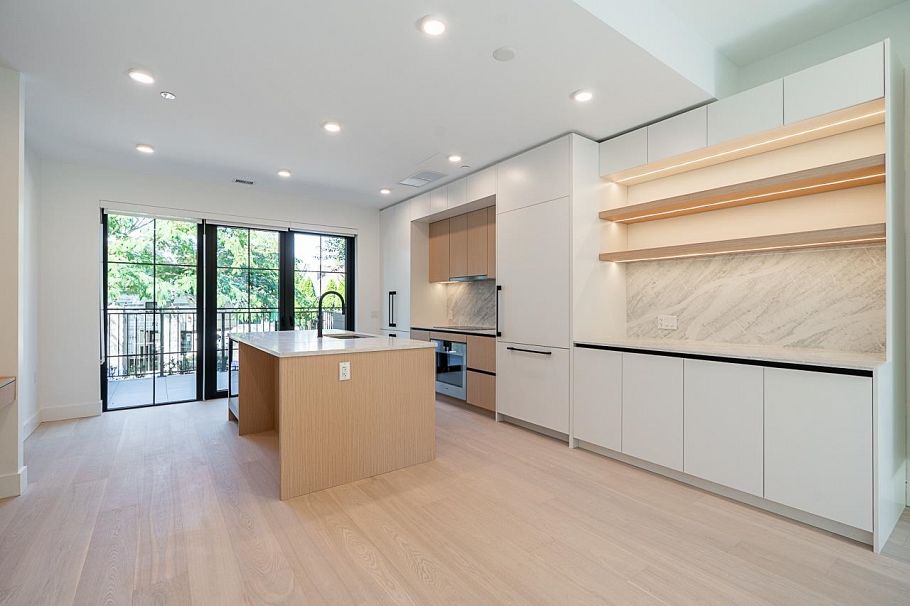 107 551 W 28th Avenue Vancouver, BC - 9