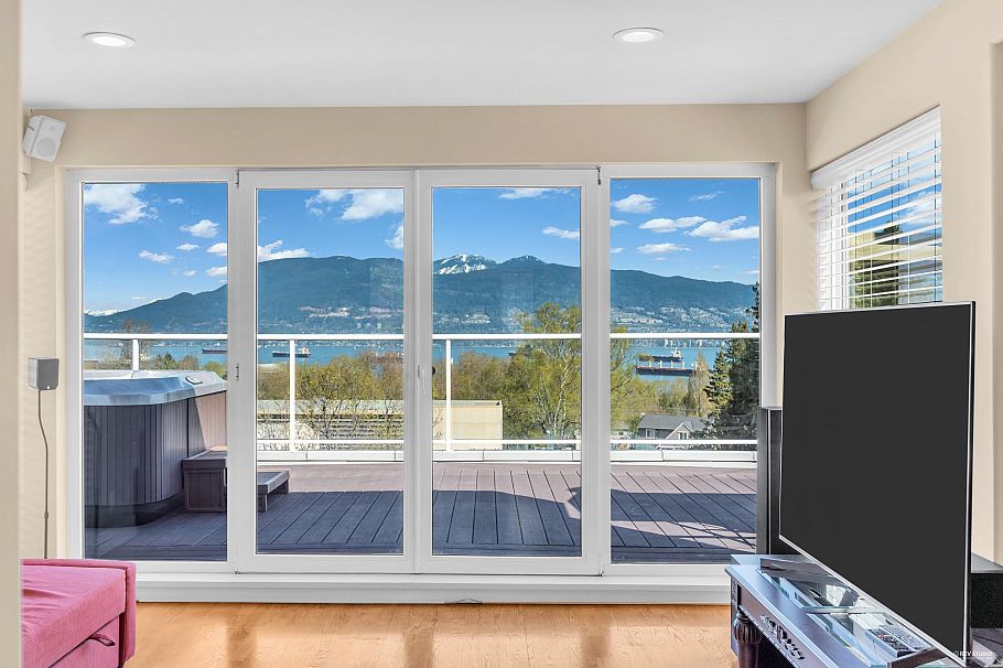 4060 W 10th Avenue Vancouver, BC - 8