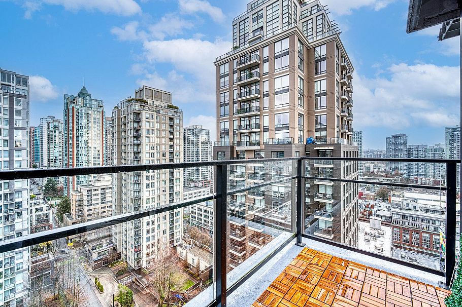 1807 1088 Richards Street Vancouver, BC - 17