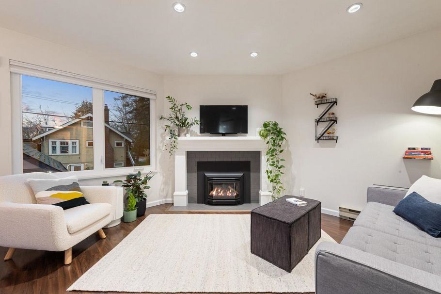 103 W 15th Avenue Vancouver, BC - 2