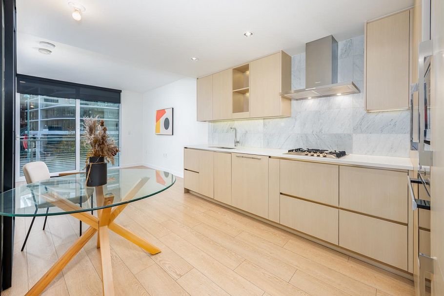 308 89 Nelson Street Vancouver, BC - 5