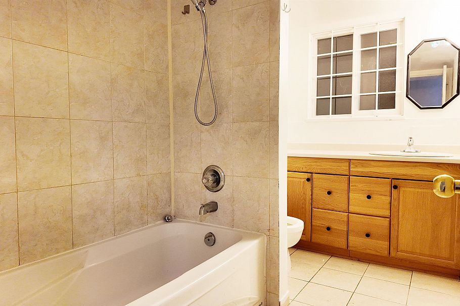 5872 Culloden Street Vancouver, BC - 18