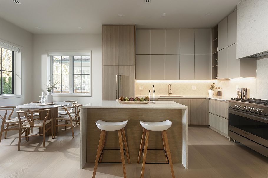 2136 E 10th Avenue Vancouver, BC - 2