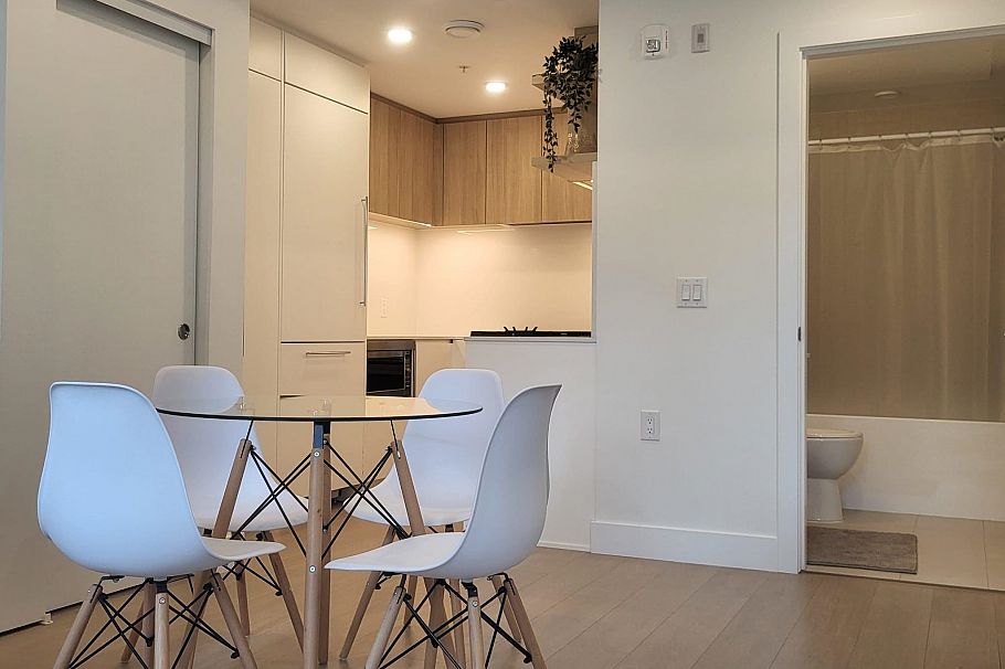 922 W 49th Avenue Vancouver, BC - 10