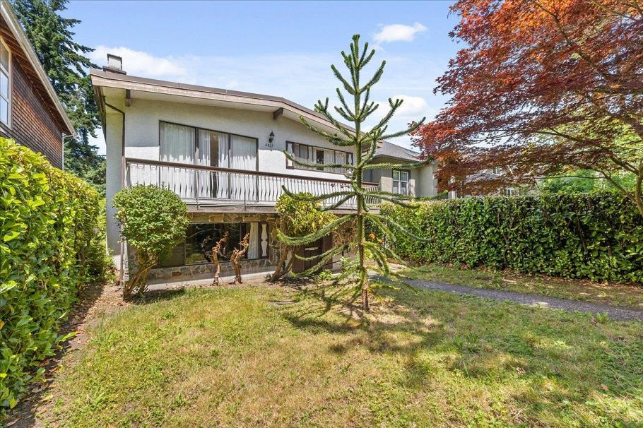 4427 W 6th Avenue Vancouver, BC - 2