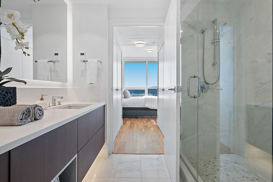 2004 1632 Lions Gate Lane North Vancouver, BC - 22