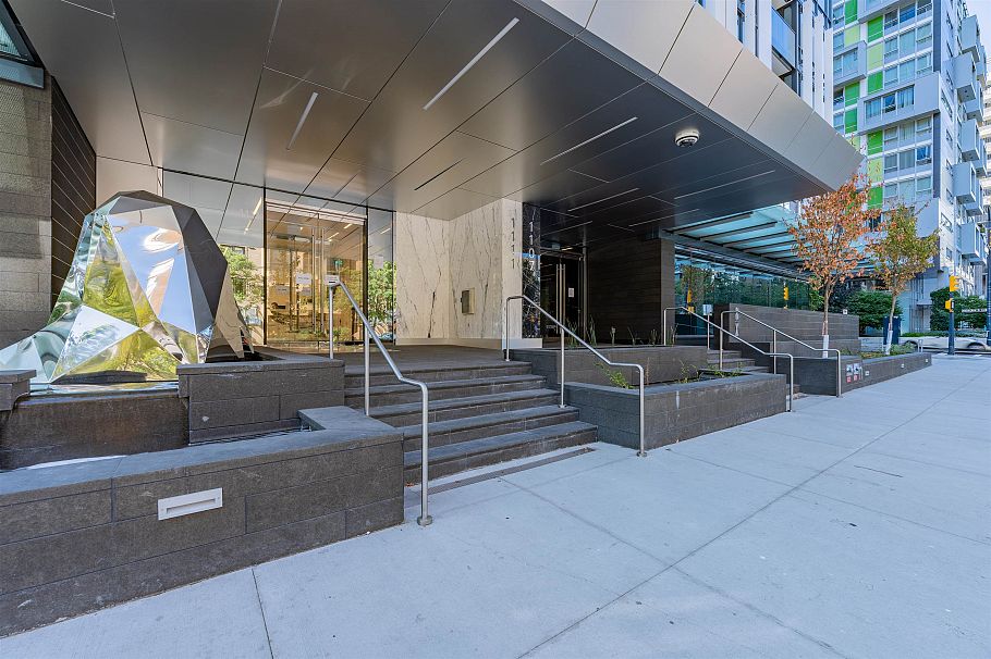 2109 1111 Richards Street Vancouver, BC - 3