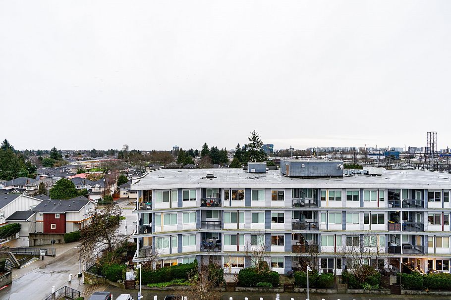 703 10033 River Drive Richmond, BC - 17