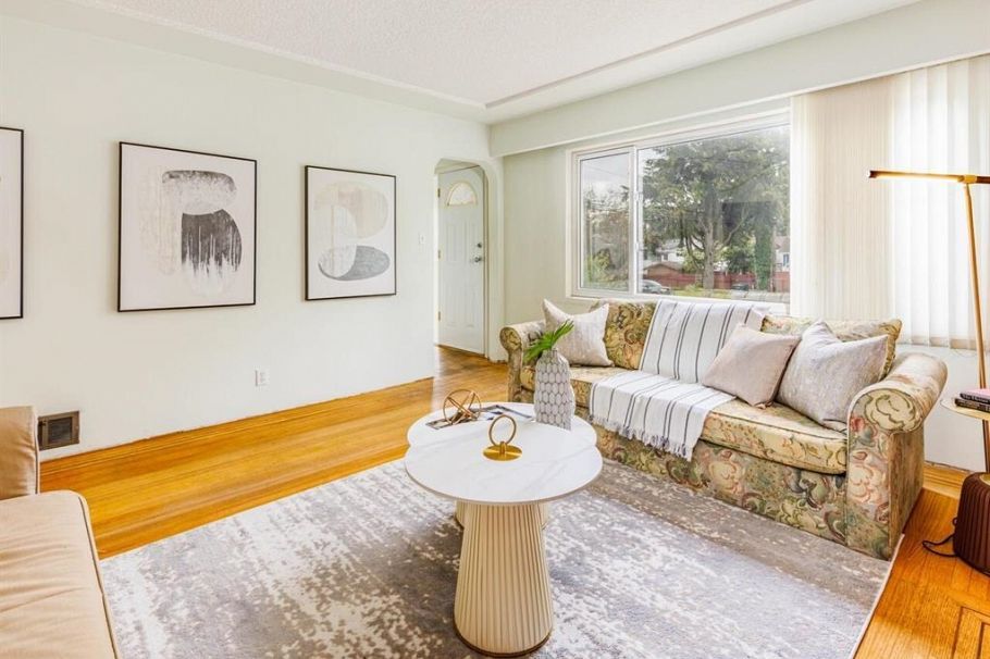 3687 E 26th Avenue Vancouver, BC - 1