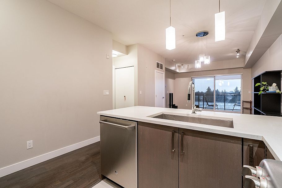 703 10033 River Drive Richmond, BC - 2