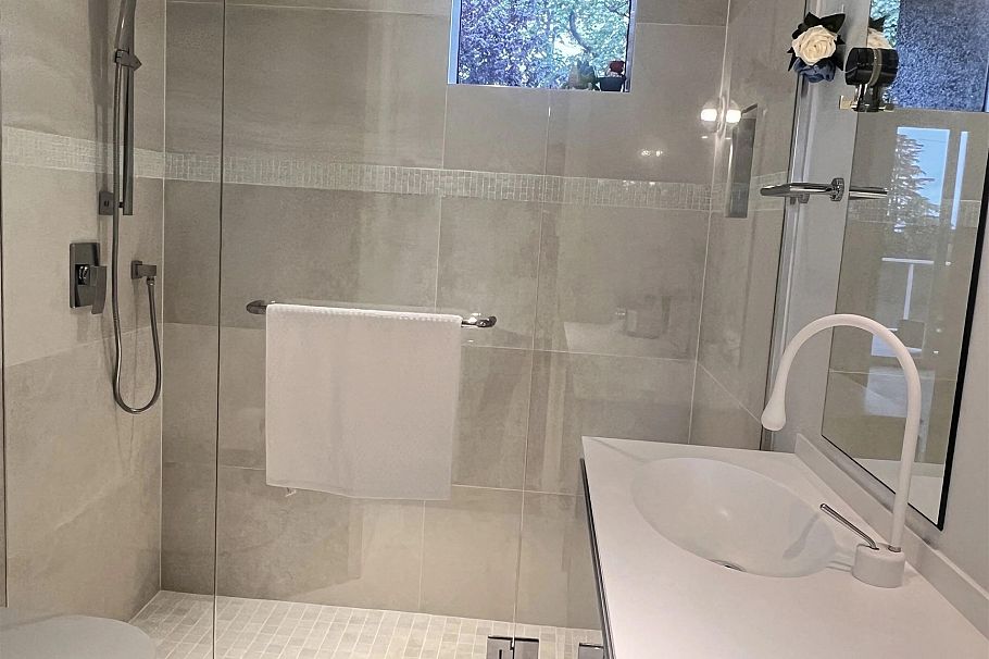 1949 W 37th Avenue Vancouver, BC - 7