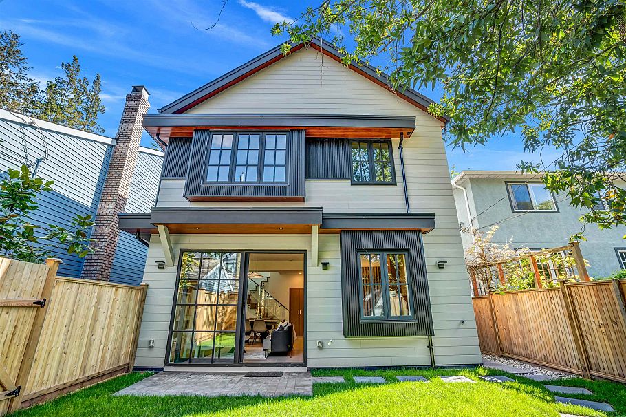 4029 W 33rd Avenue Vancouver, BC - 2