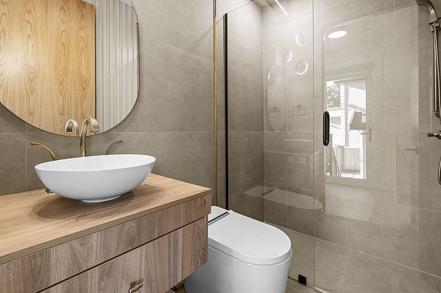 3218 W 39th Avenue Vancouver, BC - 16