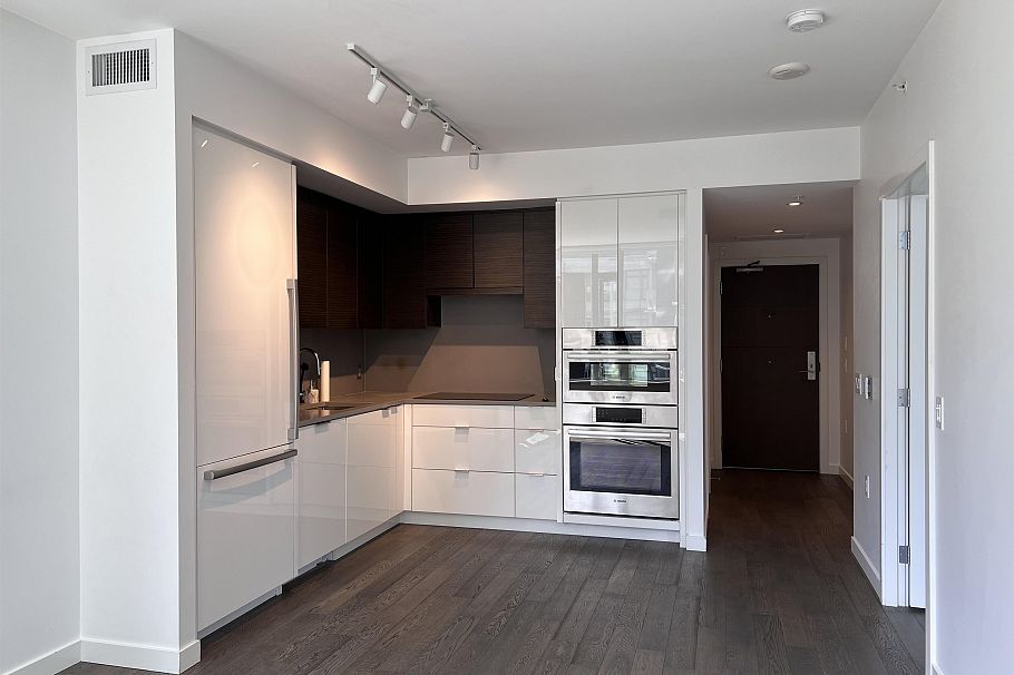 407 1678 Pullman Porter Street Vancouver, BC - 4