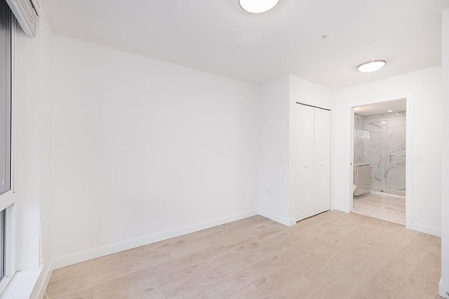 116 108 E 8th Street North Vancouver, BC - 14