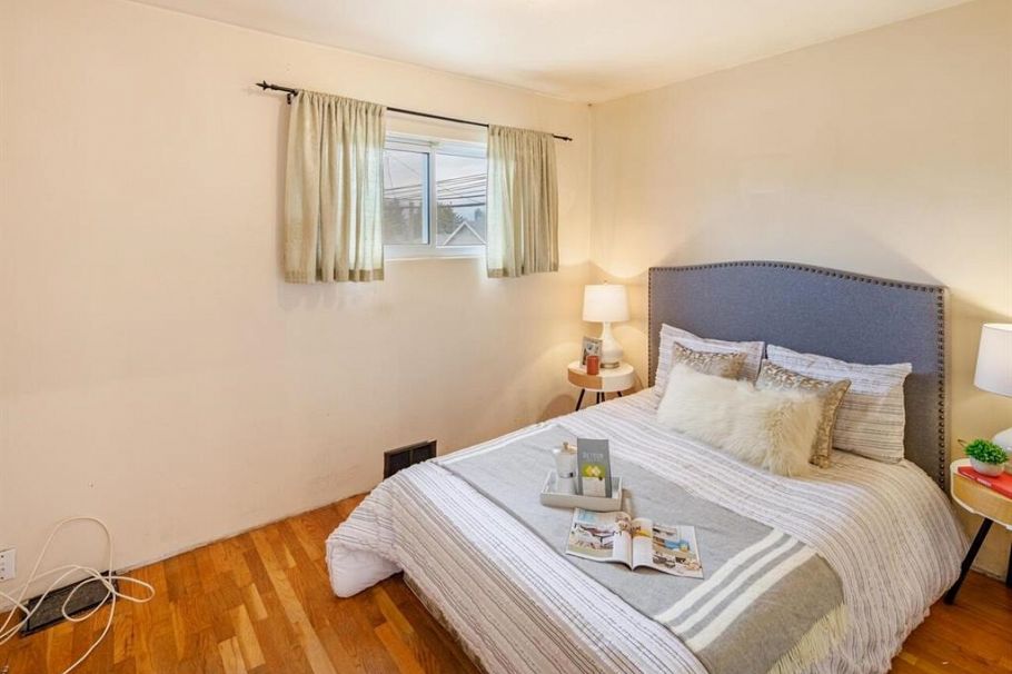 3687 E 26th Avenue Vancouver, BC - 5