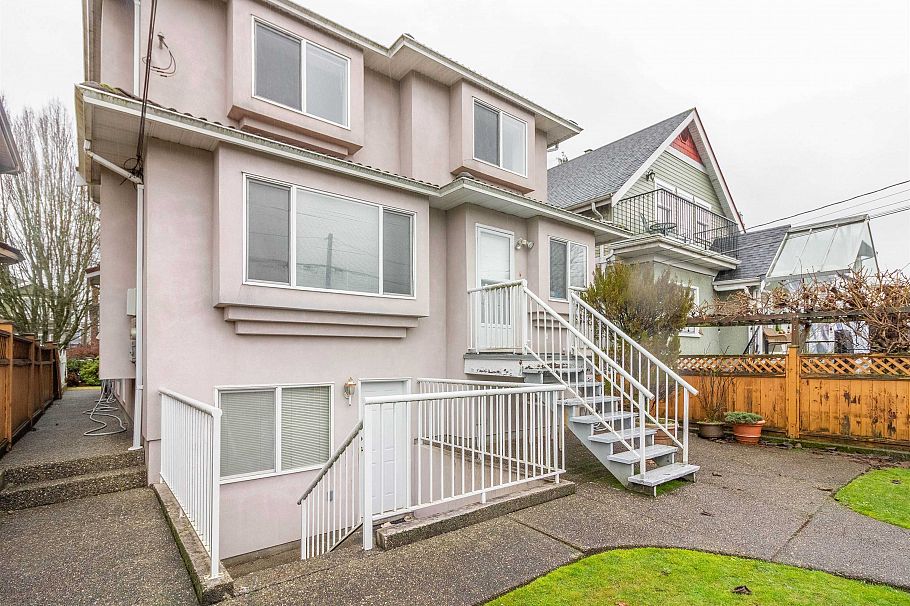 2468 E 4th Avenue Vancouver, BC - 36