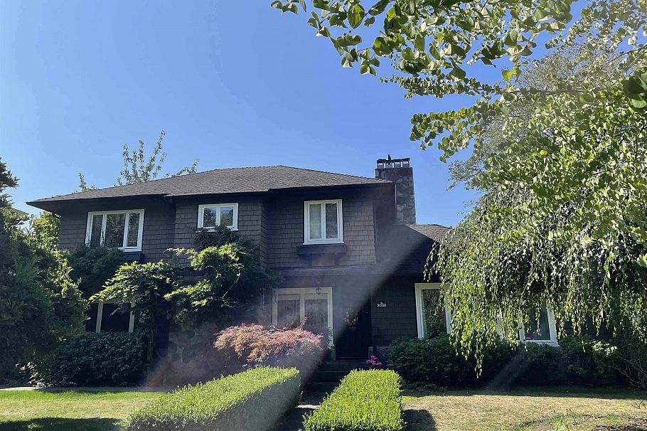 2038 54TH AVE, Vancouver BC V6P 1P4 Vancouver, BC - 1