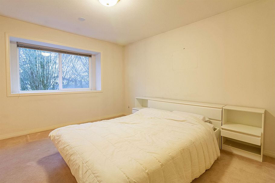 2468 E 4th Avenue Vancouver, BC - 16