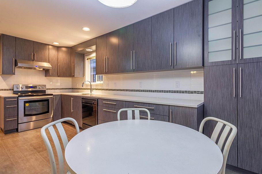 2468 E 4th Avenue Vancouver, BC - 8