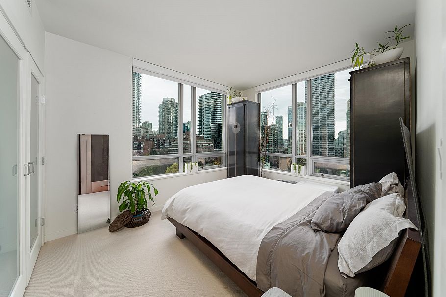 1506 1005 Beach Avenue Vancouver, BC - 10