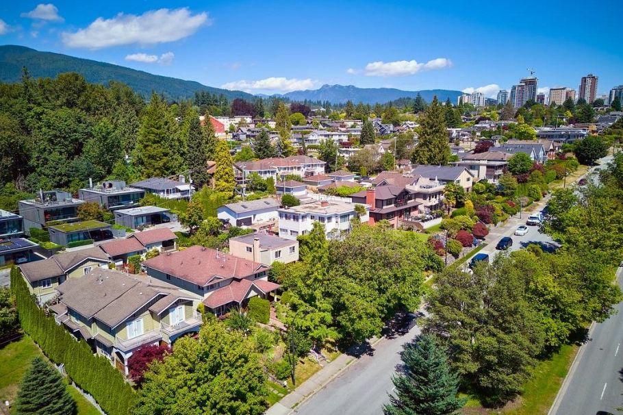 562 W Keith Road North Vancouver, BC - 24
