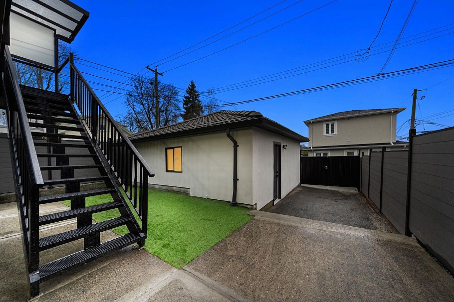 1115 E 33rd Avenue Vancouver, BC - 36