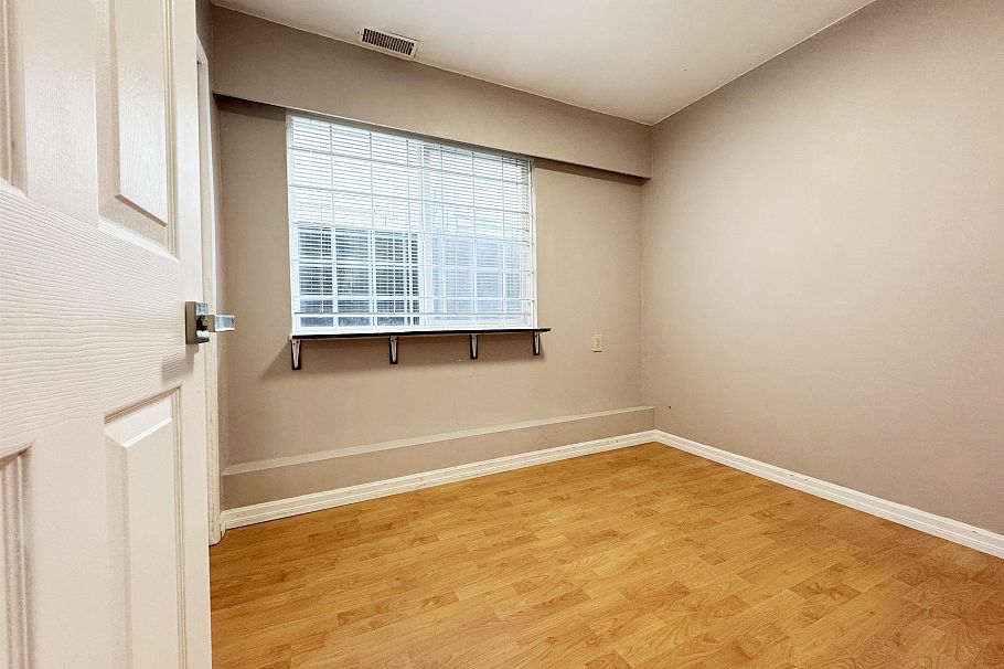 5872 Culloden Street Vancouver, BC - 8