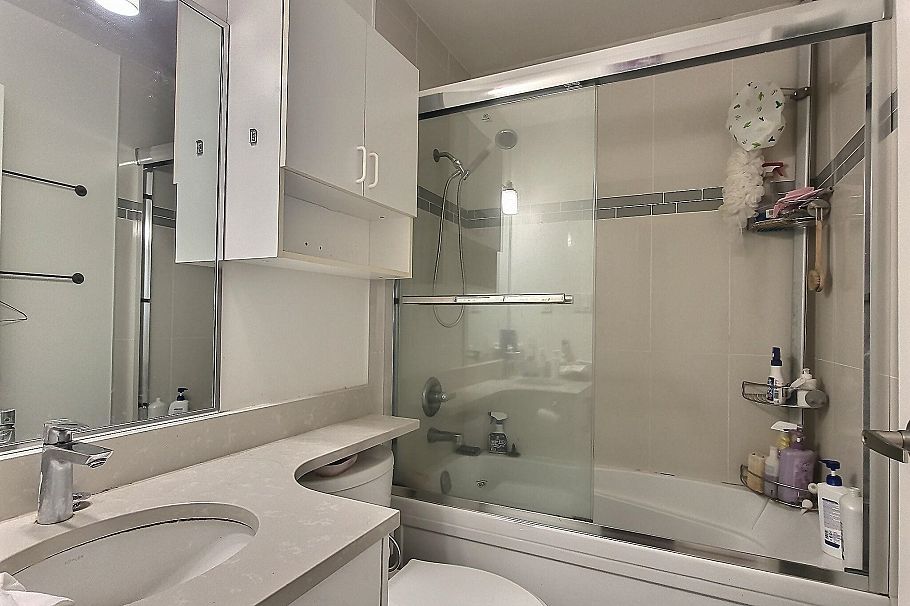 6878 Arlington Street Vancouver, BC - 11