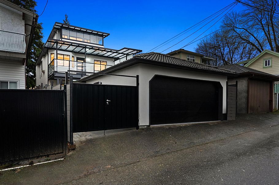 1115 E 33rd Avenue Vancouver, BC - 38