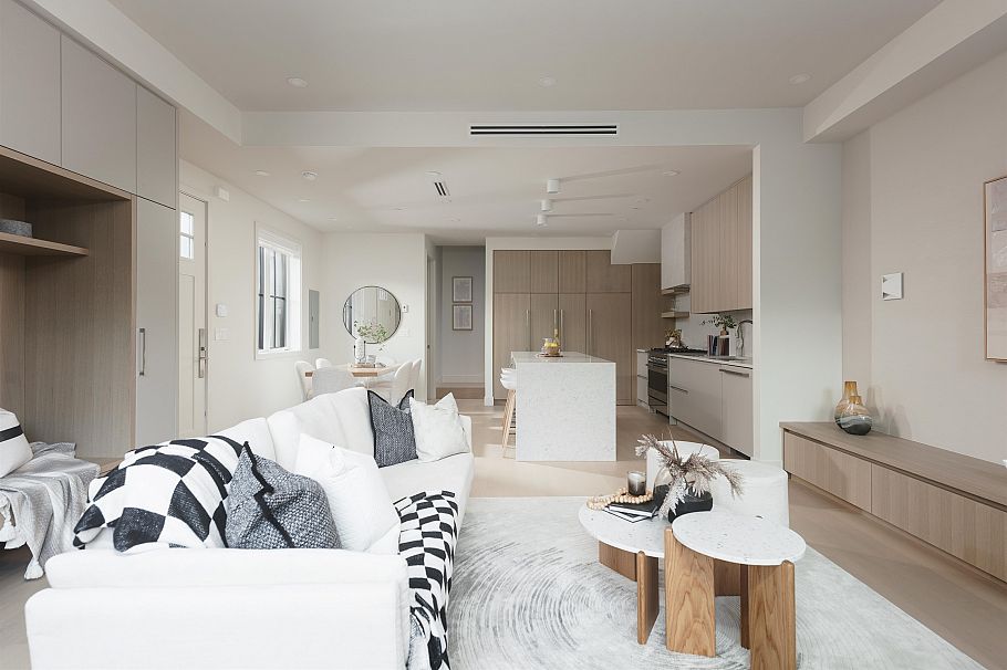 2134 E 10th Avenue Vancouver, BC - 8