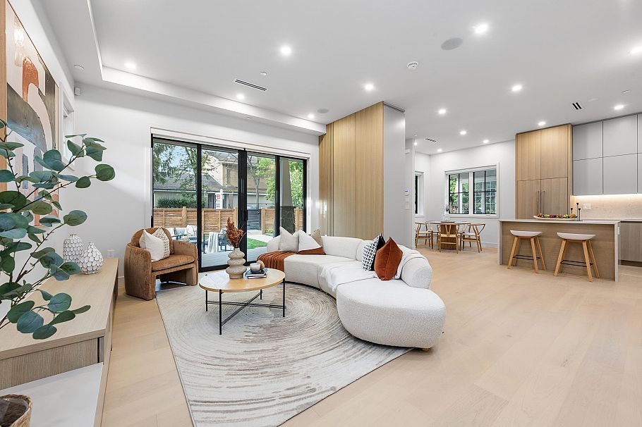 2136 E 10th Avenue Vancouver, BC - 20