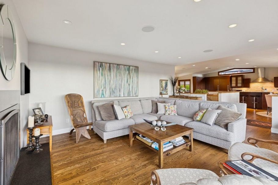 124 CARISBROOKE CRESCENT, North Vancouver BC V7N 2S1 North Vancouver, BC - 3