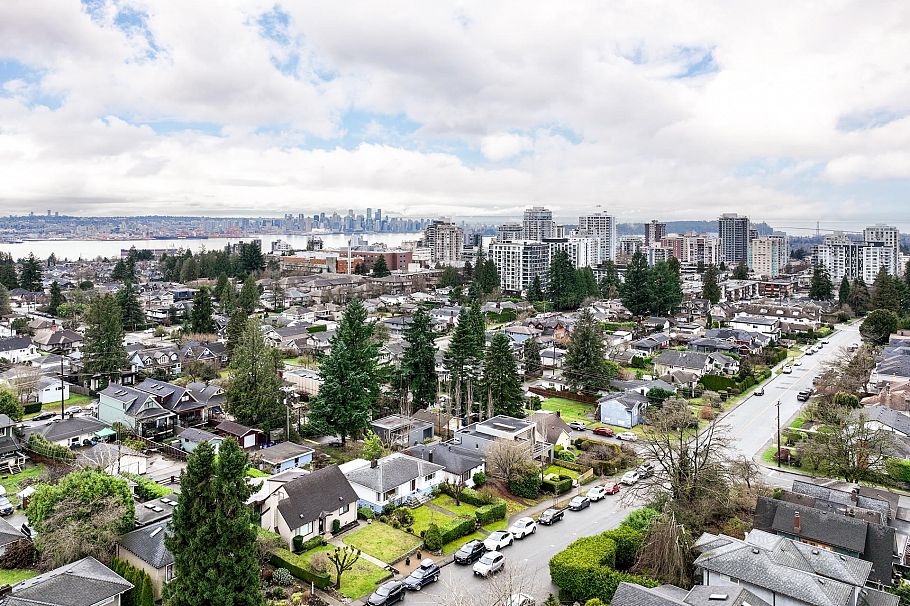 419 E 17th Street North Vancouver, BC - 28