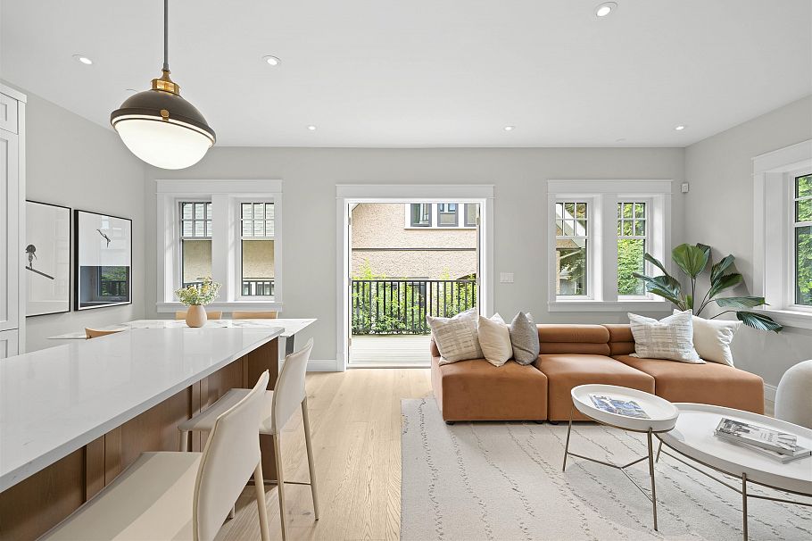 1458 W 45th Avenue Vancouver, BC - 1