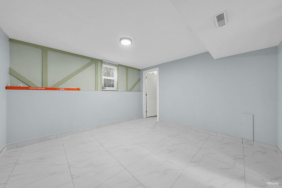 1362 E 60th Avenue Vancouver, BC - 27