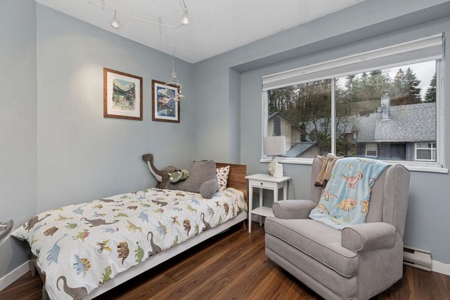 15 901 W 17 Street North Vancouver, BC - 15