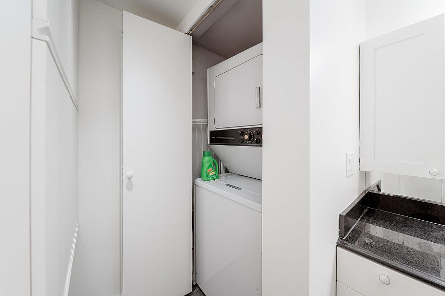 401 1406 Harwood Street Vancouver, BC - 16