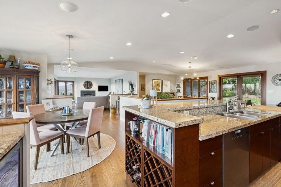 124 CARISBROOKE CRESCENT, North Vancouver BC V7N 2S1 North Vancouver, BC - 10