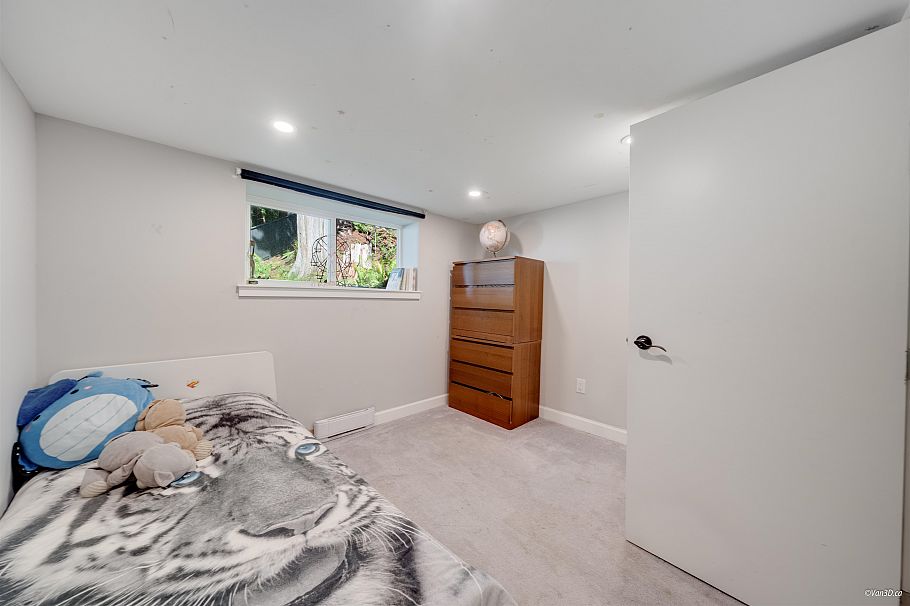 3870 Emerald Drive North Vancouver, BC - 28