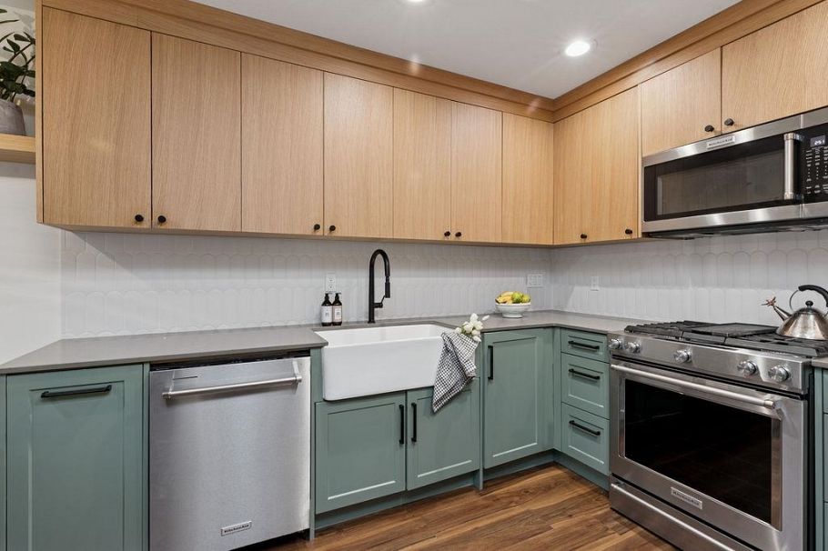 15 901 W 17 Street North Vancouver, BC - 2