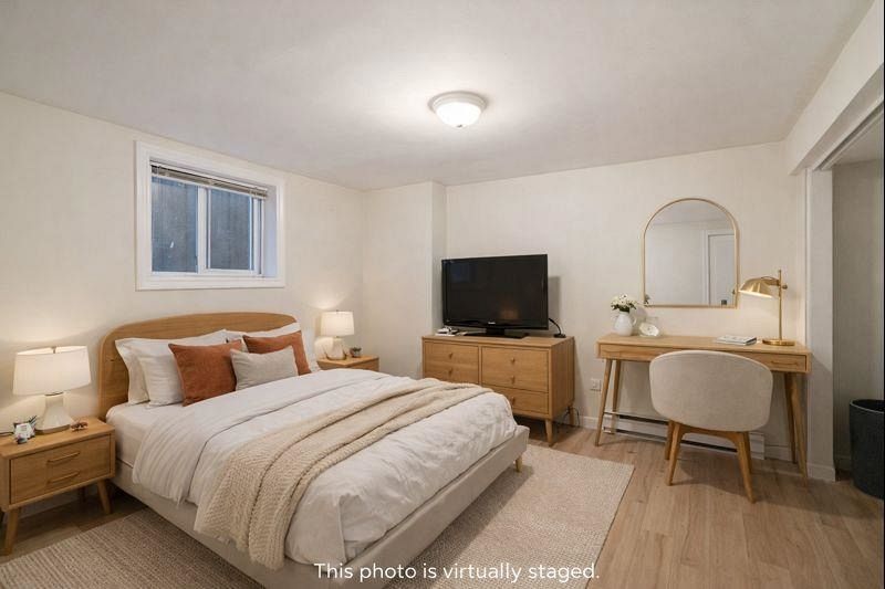 2715 W 16th Avenue Vancouver, BC - 24