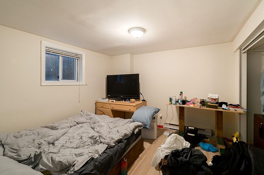 2715 W 16th Avenue Vancouver, BC - 23